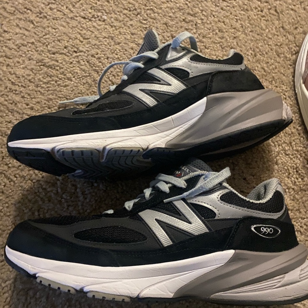 Men black new balance 990 v6 size 11